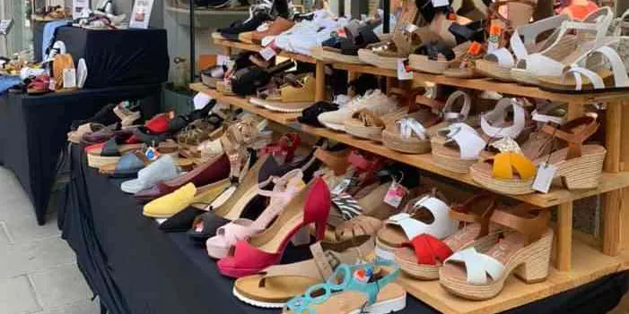 El comerç pinedenc surt al carrer