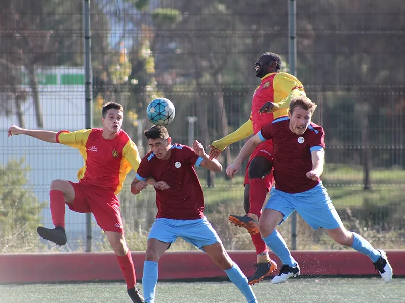 Lamine i Rubo, defenses del Veinti amb opcions en les jugades a pilota aturada