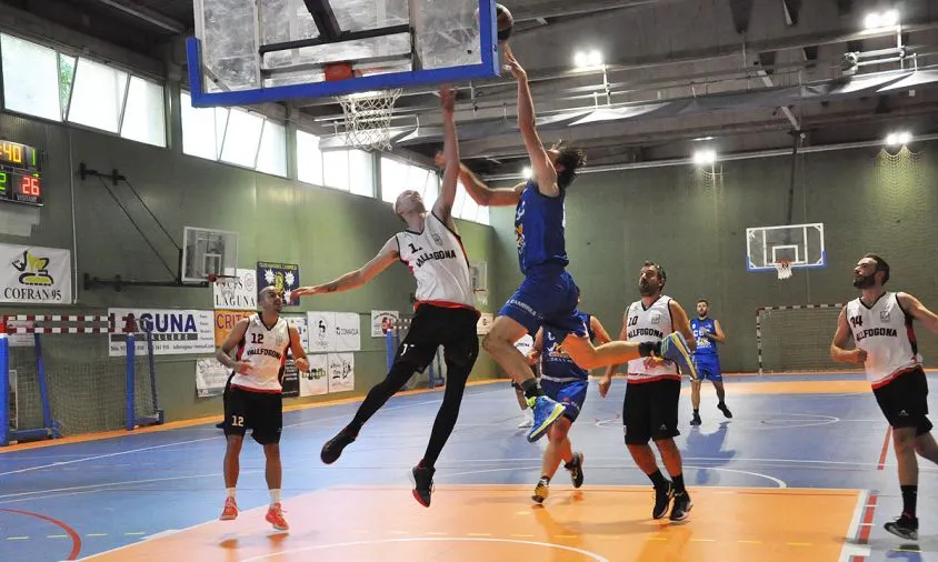 El CB Cambrils s’estrena a Segona Catalana amb una victòria davant el CEP Vallfogona per 72-62