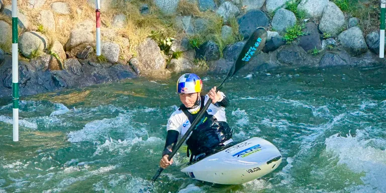 La Copa del Món de Canoa Eslàlom i Caiac Cross porta a la Seu d'Urgell 326 palistes de 41 països