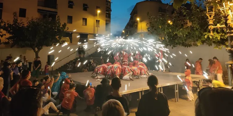 Els diables preparen un correfoc commemoratiu dels 25 anys del ball infantil