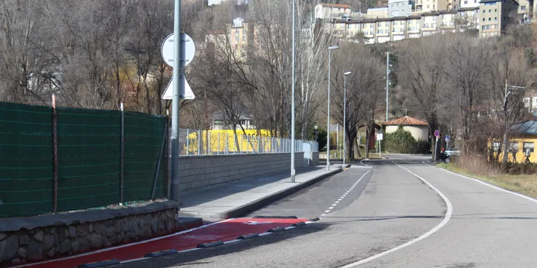 Finalitzades les obres de construcció del tram final de vorera del cinyell verd de la Seu