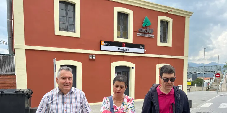 Els usuaris de l'R3 troben "insuficient" el transport alternatiu que preveu Renfe durant les obres de desdoblament