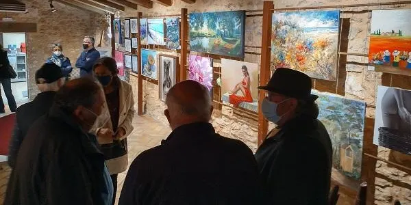 El Cercle Artístic d'Altafulla mostra la seva exposició col·lectiva més diversa