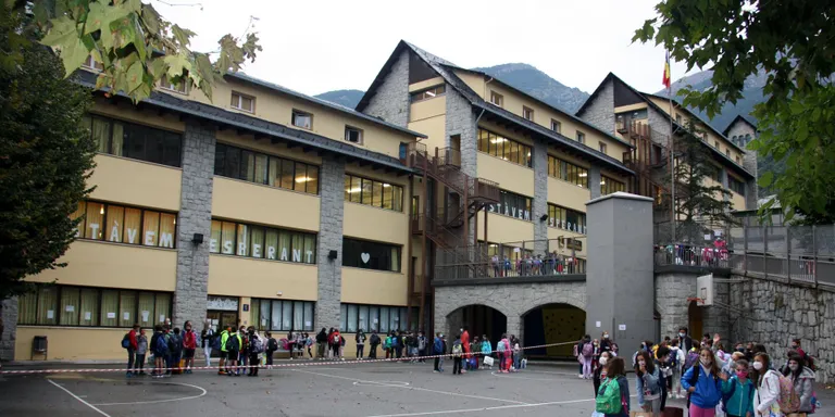 Andorra viu amb normalitat l'inici del curs escolar