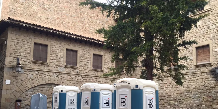 Solsona col·loca més lavabos portàtils i reforça la neteja viària per Carnaval