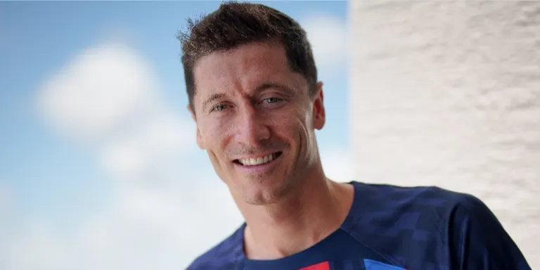 Lewandowski ja s’ha presentat oficialment amb el Barça