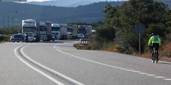 Indignació entre els transportistes tarragonins que denuncien sentir-se “criminalitzats” pels accidents a l’N-340