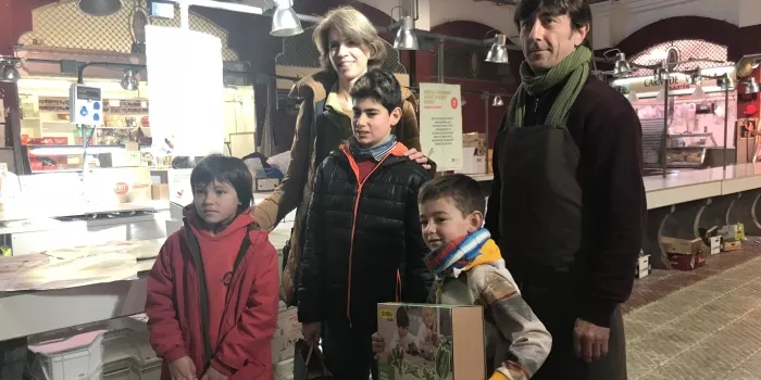 El mercat municipal ha acollit aquest matí l’entrega dels premis de la gimcana “Quin és l’ingredient secret d’aquest Nadal?”