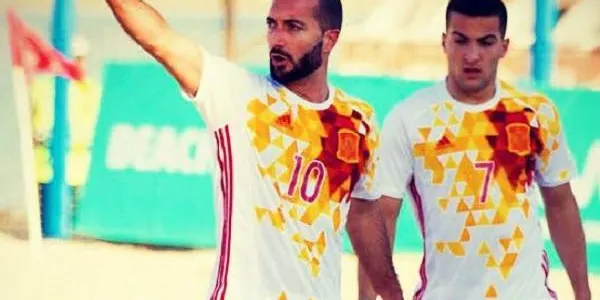 Llorenç Gómez, mà dreta del reconegut Ramiro Amarelle en l’estada preparatòria de la selecció xinesa de futbol platja