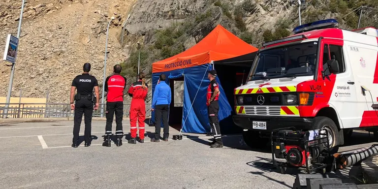 El Govern andorrà instal·la un aparell de drenatge a la cubeta de la zona de l’esllavissada