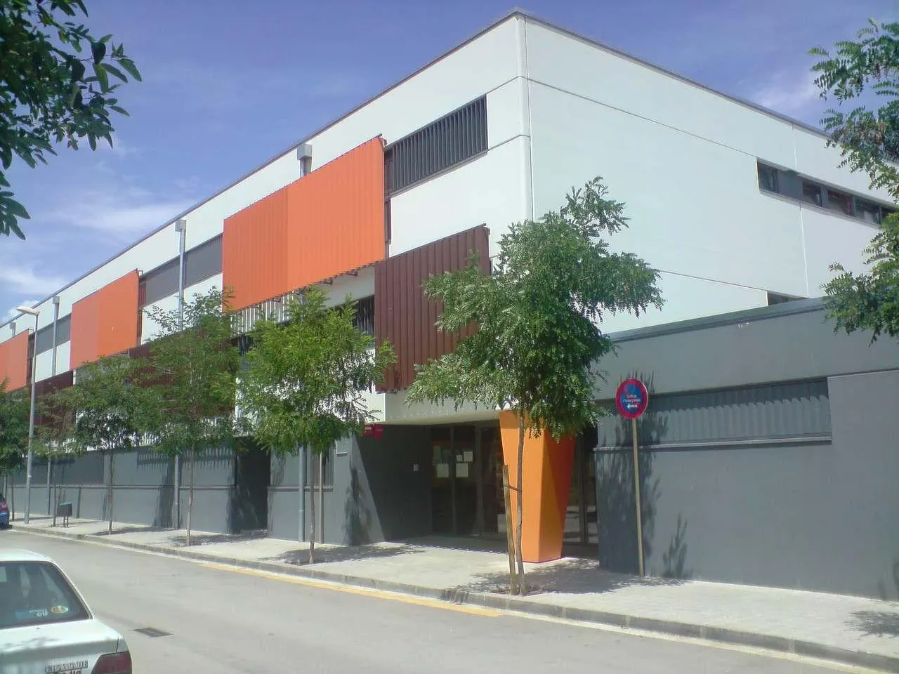 El Departament d'Educació vol reiniciar les classes de forma telemàtica el proper 13 d'abril