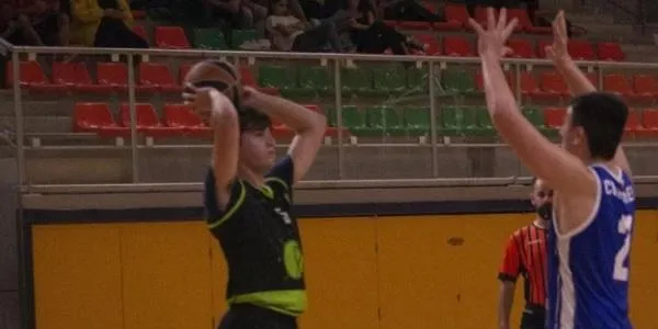 El Manyanet Reus acaba amb la imbatibilitat del Torredembarra BC (68-70)