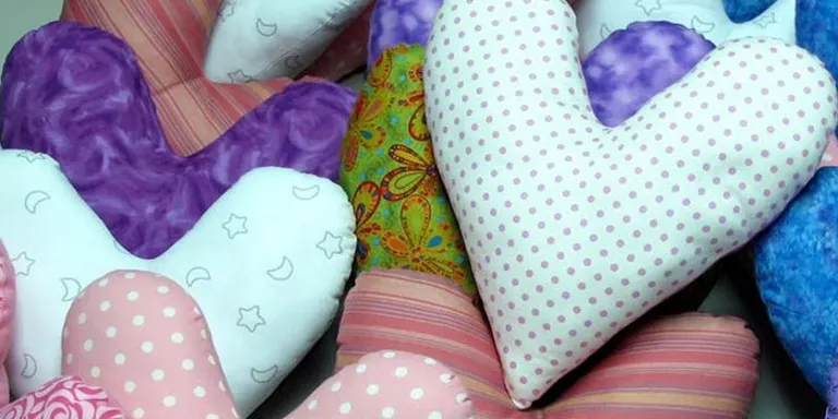 Oncolliga Rubí organitza un taller de coixins amb motiu del Dia del Càncer de Mama