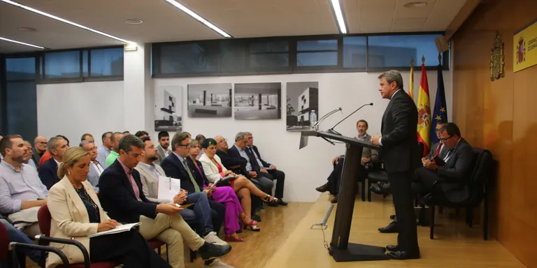 Un pla alternatiu de transport amb moltes incògnites