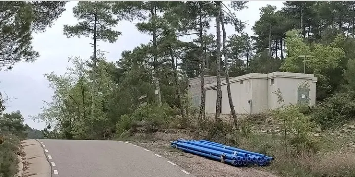 La Mancomunitat d'Abastament d'Aigua del Solsonès substitueix un tram de canonada a Pinós