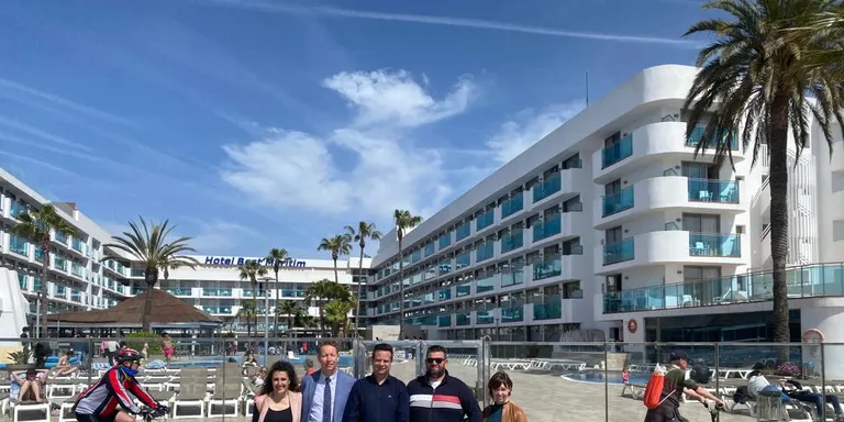 L’escola de futbol del RCD Espanyol a Granada s’allotja per Setmana Santa a Cambrils