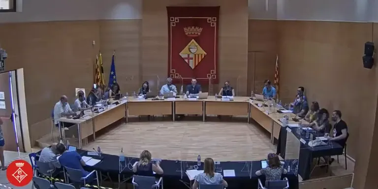 Caldes regula la participació i votació telemàtica dels regidors i regidores als plens i les juntes de govern