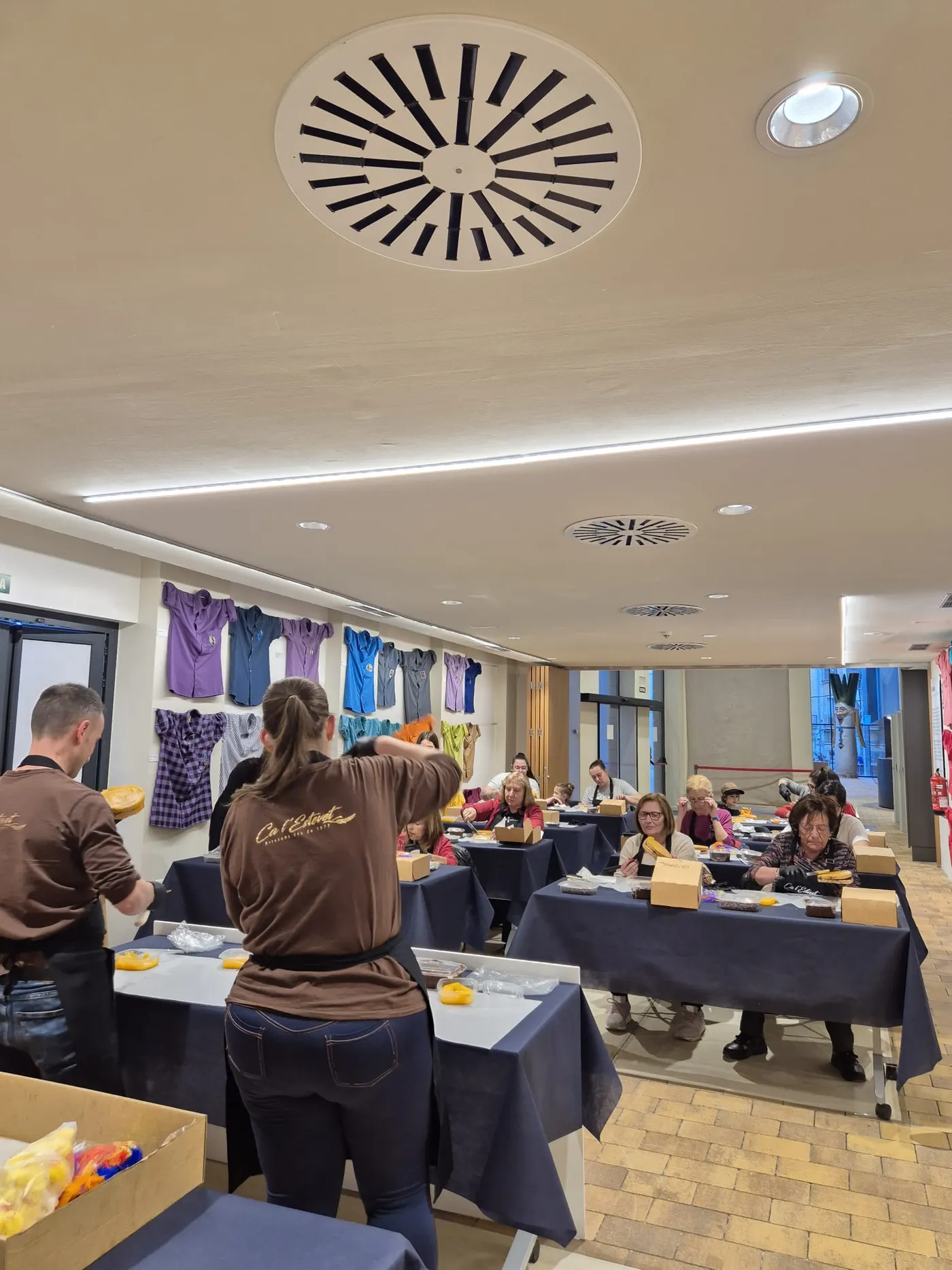 Comerç de Valls organitza un taller de decoració de mones