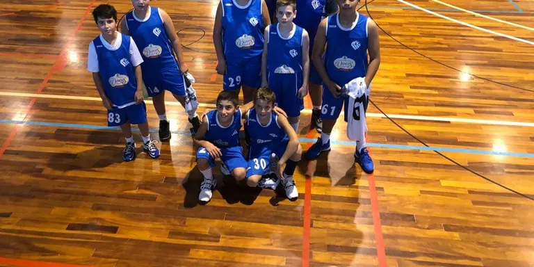 Les mini femení del BAC, líders de la classificació
