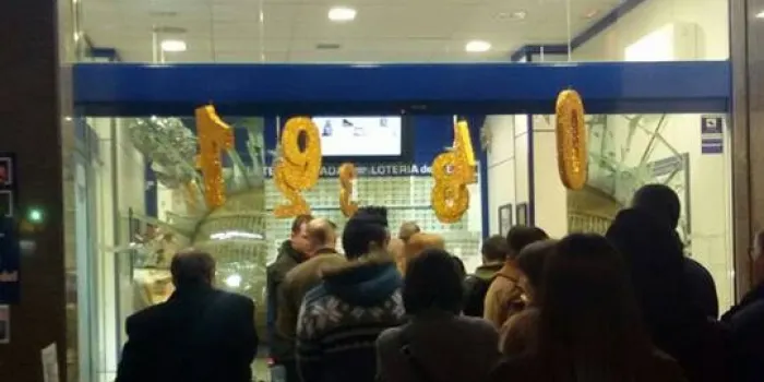 Cues a l'administració Flor d'Alba per cobrar els premis del sorteig de la Grossa de Nadal
