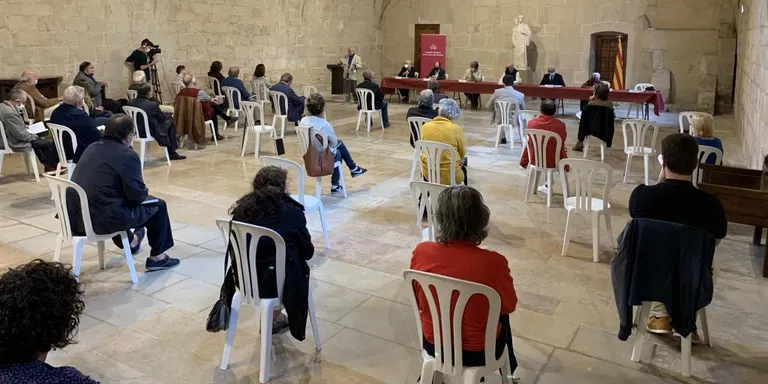 "5.082 noms propis, 5.082 crims. Vergonya infinita".