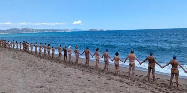 La platja dels Muntanyans de Torredembarra s'uneix a la cadena naturista prevista per aquest diumenge a les 12h