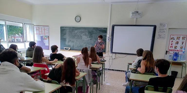El Punt de Voluntariat de Cambrils imparteix sessions informatives als instituts
