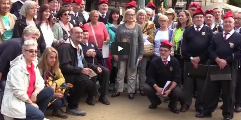 Rubí celebra una Diada Nacional de Catalunya deslluïda per la pluja