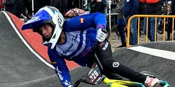 L’altafullenca Mia Ayats s'alça amb el títol del Campionat de Catalunya de Pumptrack Aleví femení