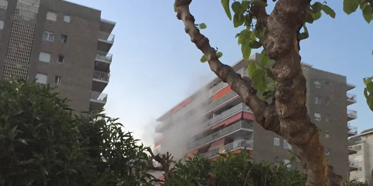 Incendi ahir dilluns en un vuitè pis d’un dels edificis de Catalònia