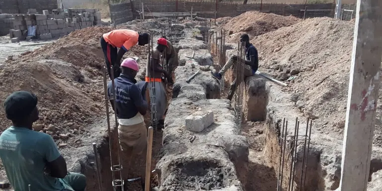 Arrenca la fase final de construcció del Centre Sociocultural Calasanz, al Senegal, impulsat per Caldes Solidària amb el suport de l'Ajuntament