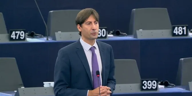 L’alcalde de Caldes de Montbui i eurodiputat d’ERC Jordi Solé ha estat guardonat com a Millor Parlamentari de l’any a la tercera edició de les “Distinciones Diario 16” per la seva defensa de la democràcia a nivell europeu