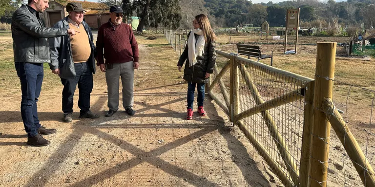 L’Ajuntament instal·la una tanca perimetral als horts domèstics de la Torre Marimon per protegir-los dels senglars
