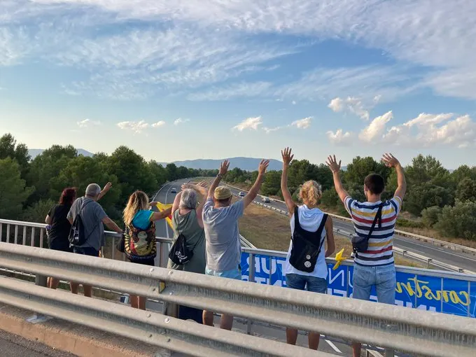 Valls Alt Camp per la Independència es manifesta sobre els ponts de l’AP2