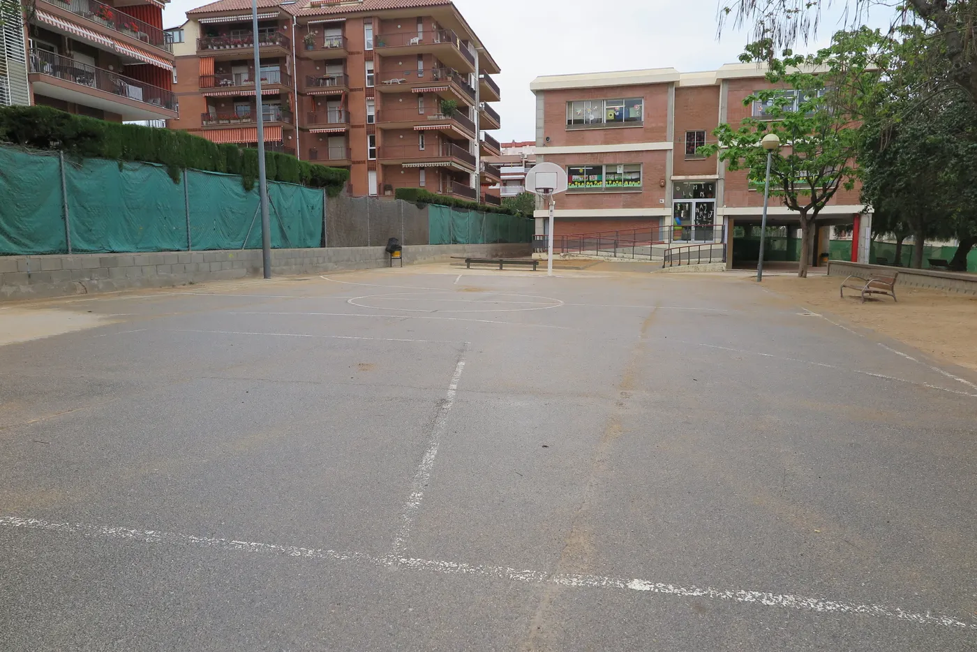 Es posa en marxa la campanya “Tingues cura de la nostra escola!”