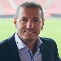 Roda de premsa del director esportiu, Quique Cárcel - episode art