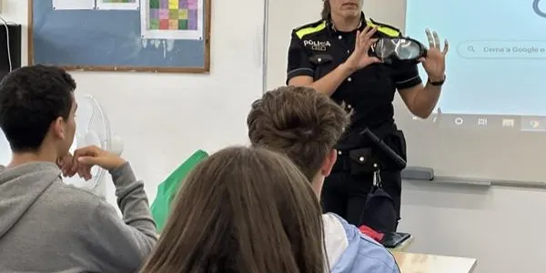 Els centres educatius de Torredembarra comptaran amb un agent de policia de referència per oferir suport a l’alumnat