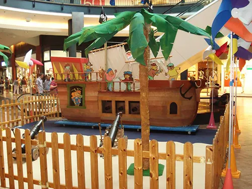 Cambrils estrena temporada amb un concurs de vermut i amb tallers de pirates i d'escultures de sorra