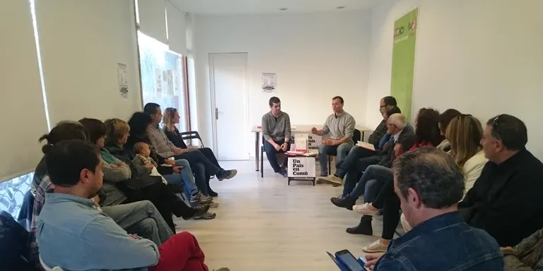 El politòleg Miguel Guillen explica a Pineda la confluència entre Podemos i Izquiera Unida