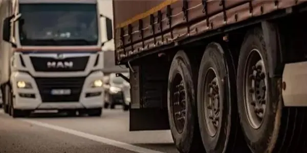 La FEAT critica les restriccions del SCT per evitar els embussos a l’AP-7 durant l’operació tornada dels diumenges