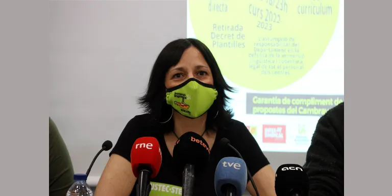 USTEC insta Cambray a no acatar la sentència i a protegir la immersió: "No pot passar la patata calenta als centres"