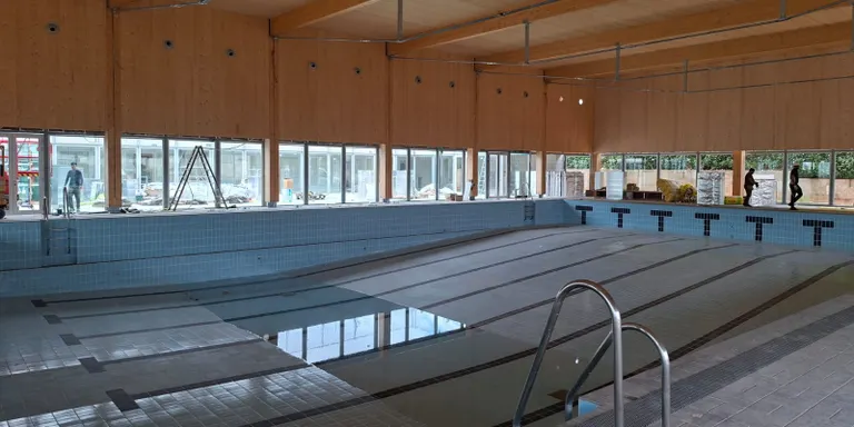 La piscina coberta, després de l'estiu