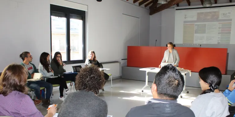 Una seixantena de persones participen a la Seu en tallers per millorar les competències en recerca de feina
