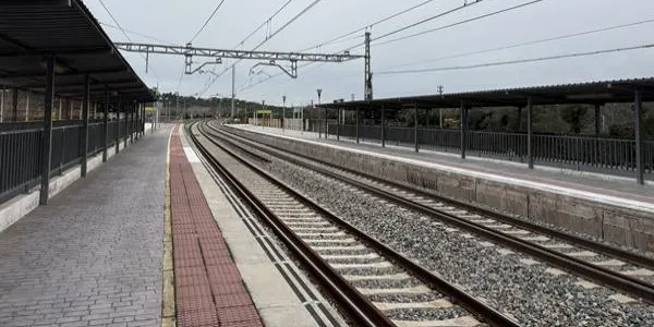 Renfe planteja reduir freqüències de trens i un pla alternatiu amb autobús per les obres del túnel de Garraf