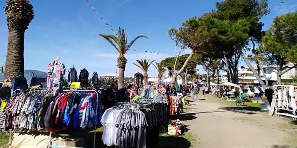 Tot preparat per a la 9a edició del Pleamar Vintage Market d’Altafulla