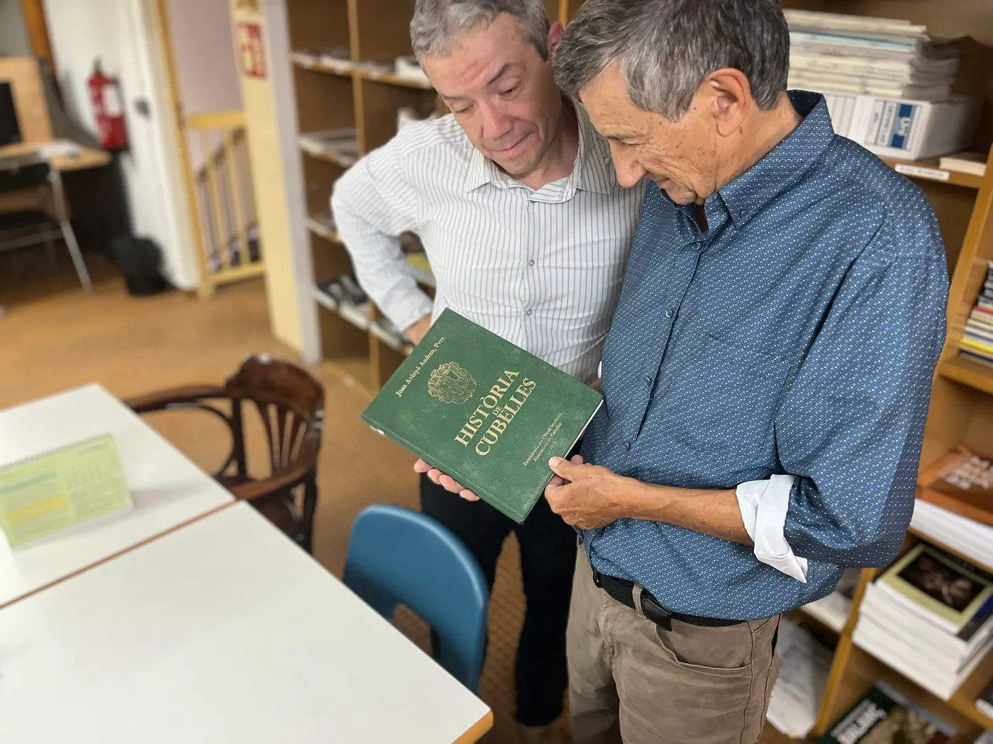 Xavier Martínez, José Manuel “Lolo” Garcia i Joan Vidal guanyen la Beca d’Investigació Local amb la "Història General de Cubelles. De la Prehistòria al Segle XXI"