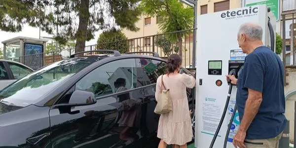El carregador de vehicles elèctrics d'Altafulla registra 48 càrregues en els primers dos mesos de funcionament