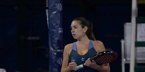 La palista Anna Ortiz es proclama campiona en el FIP Rise Riyad de l’Aràbia Saudita
