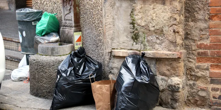 El comitè i PreZero arriben a un principi d'acord per desconvocar la vaga d'escombraries a Osona i el Lluçanès
